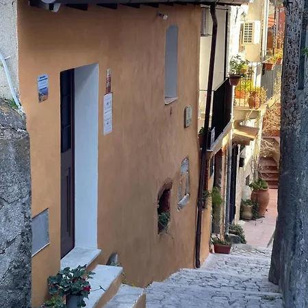 Al Vicoletto House フォルツァ・ダグロ
